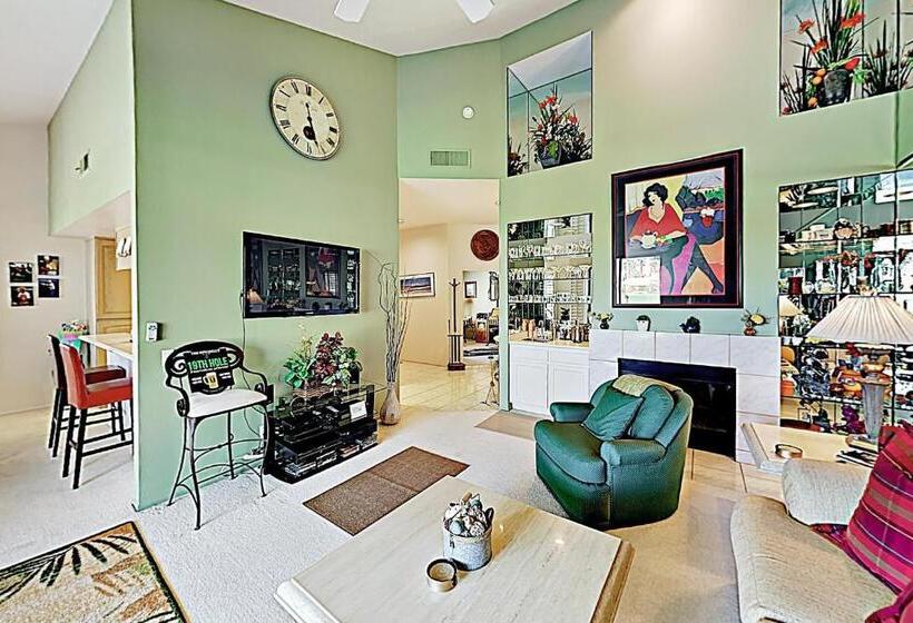 Отель Riviera Oasis