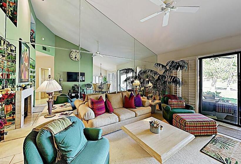 Отель Riviera Oasis