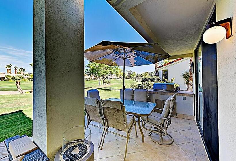 Отель Riviera Oasis