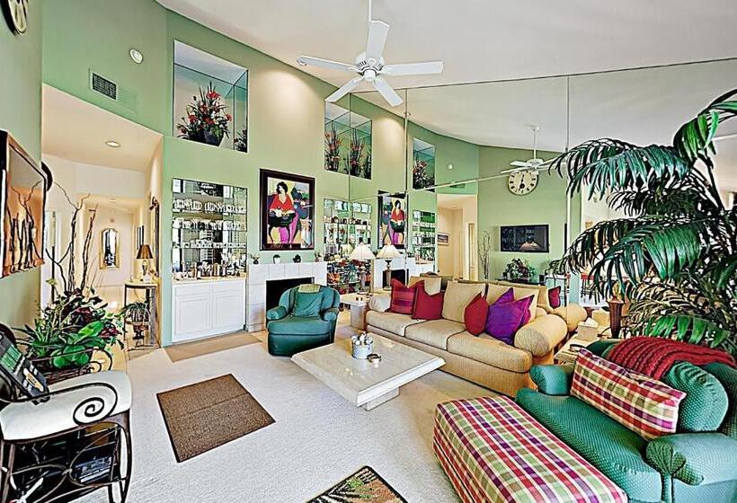 Отель Riviera Oasis