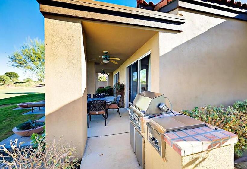 Отель Riviera Oasis