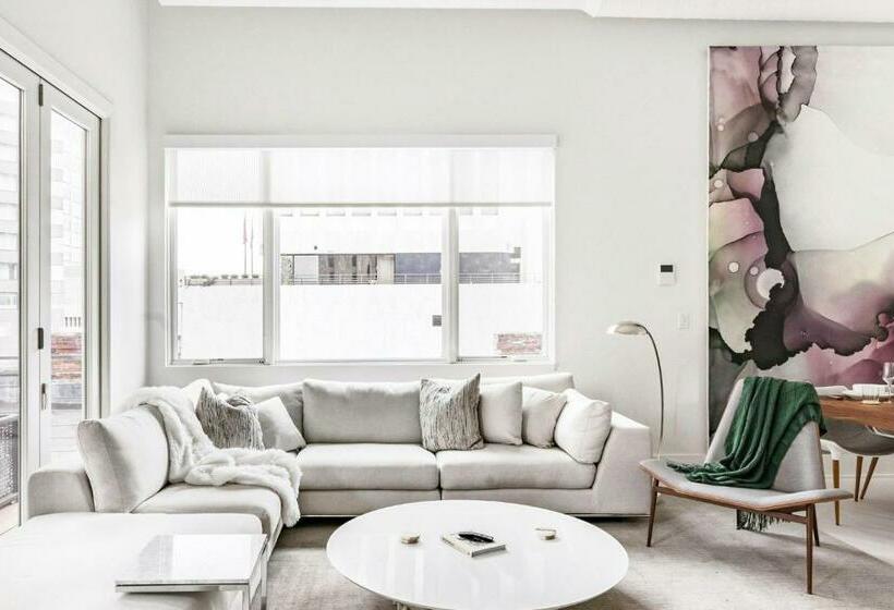 ホテル Rooftop Condo