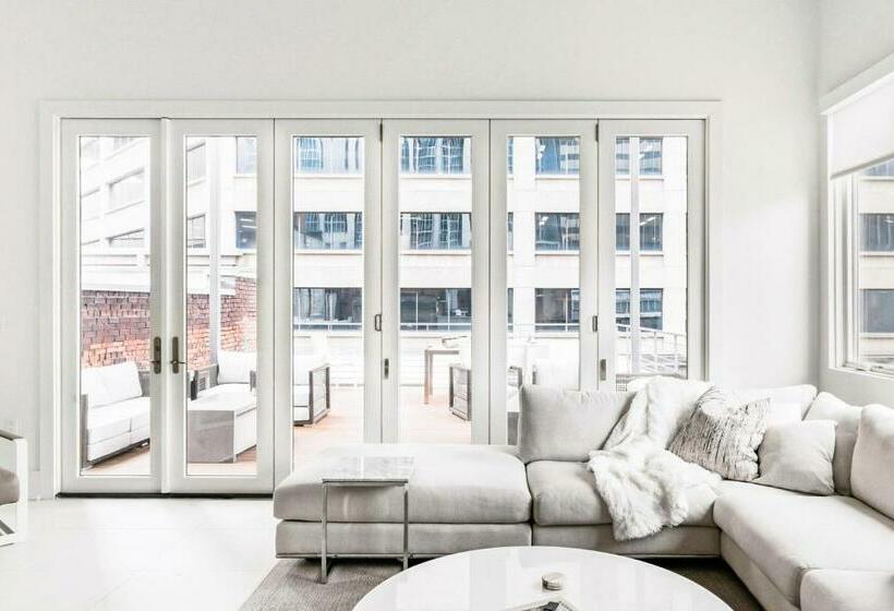 ホテル Rooftop Condo