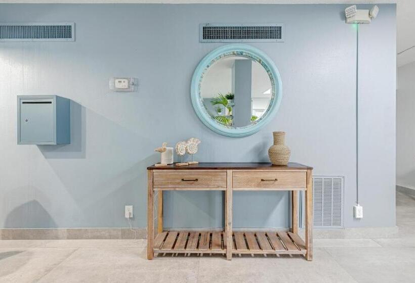 فندق Sandpiper Tower 606