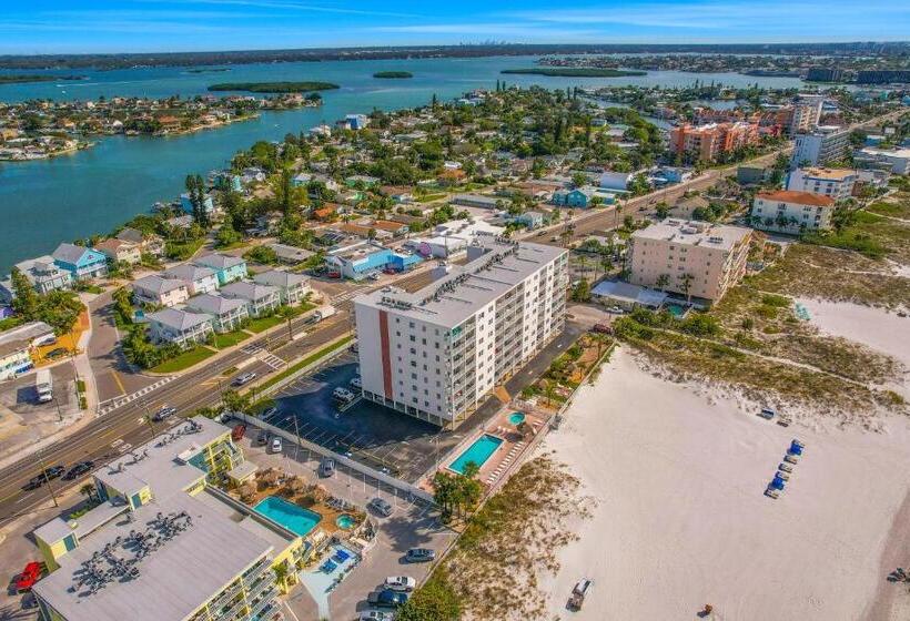 فندق Sea Breeze 702