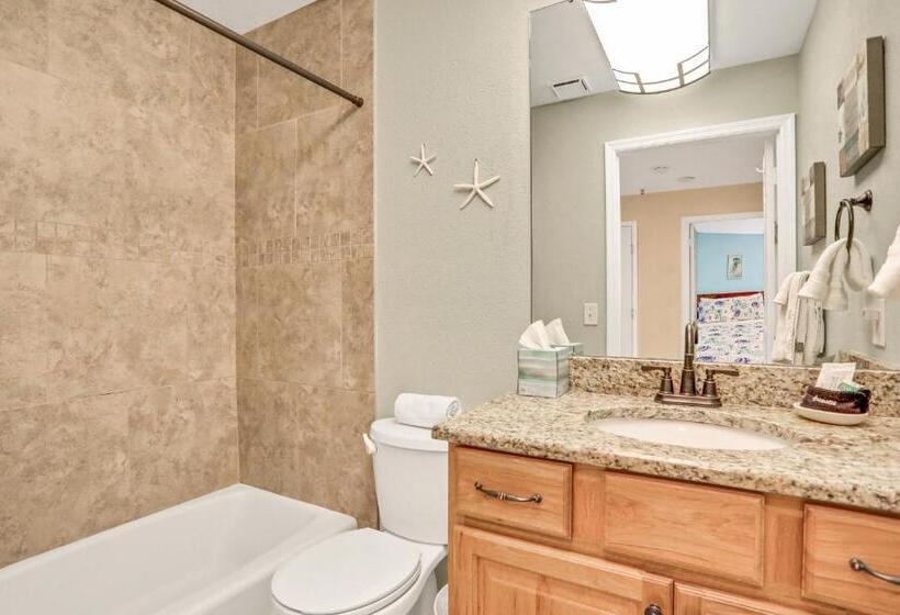 فندق Sea Breeze 702