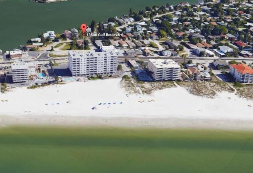 فندق Sea Breeze 702