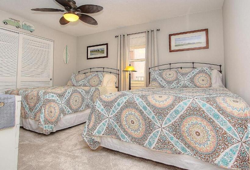 فندق Sea Breeze 702