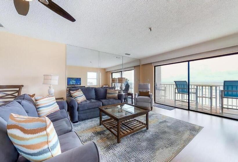 فندق Sea Breeze 702