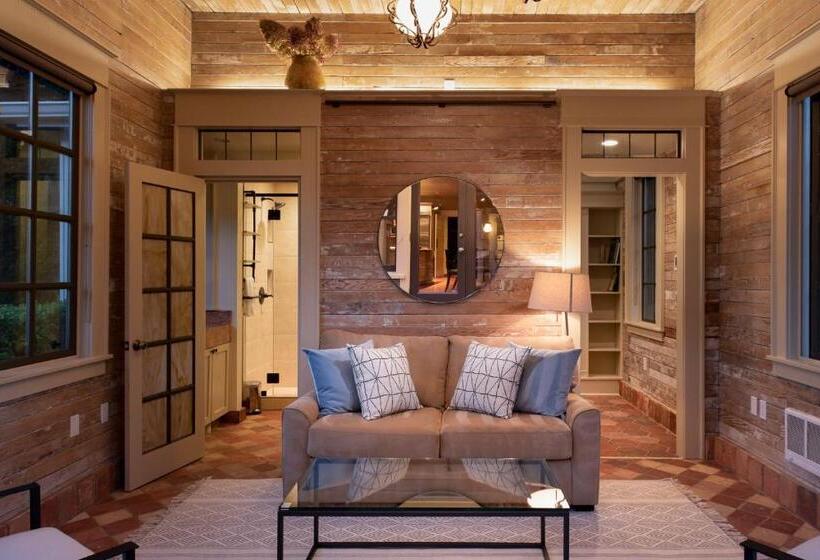 호텔 The Carriage House