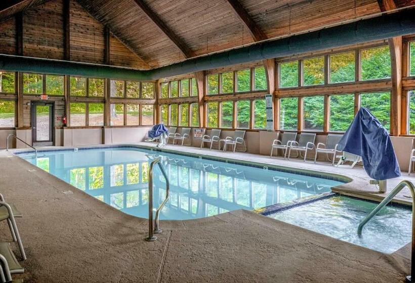 فندق Treetop Serenade