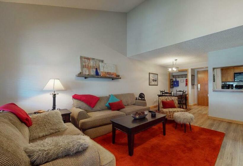 בית מלון כפרי Center Village Hideaway