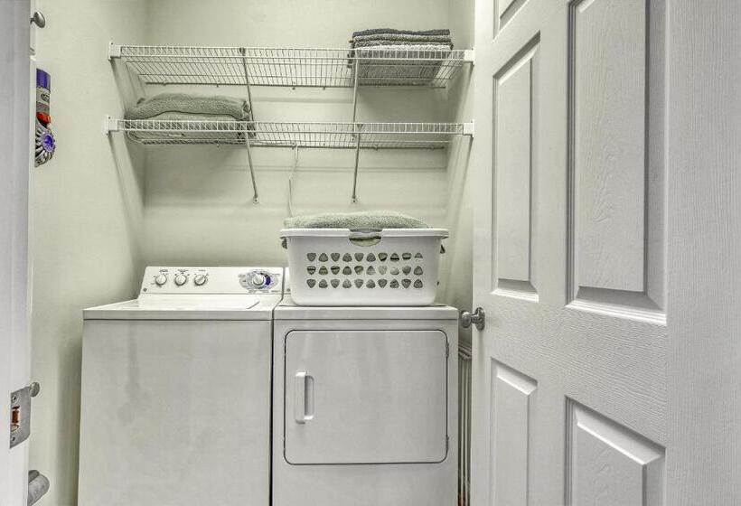 فندق West End Isle Retreat