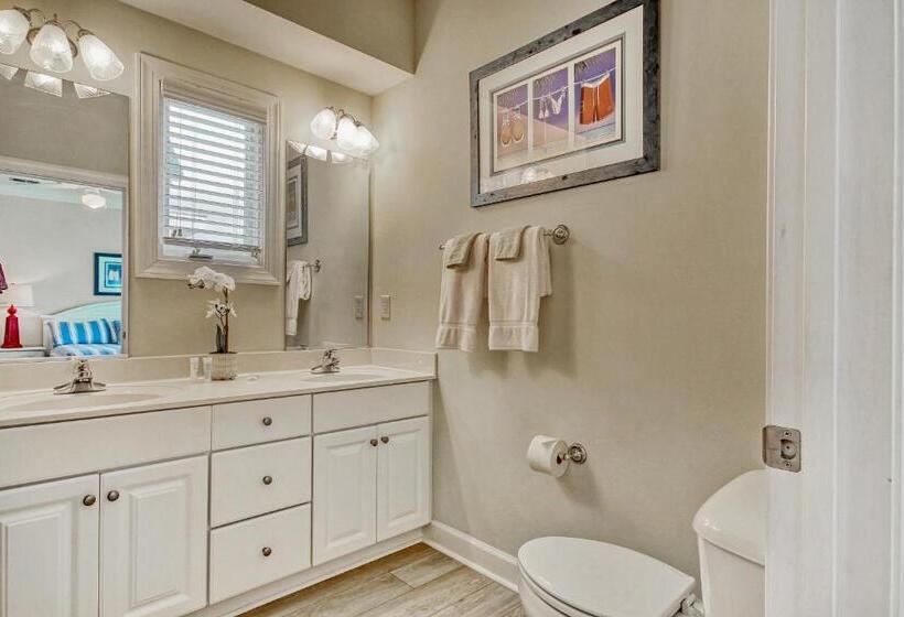 فندق West End Isle Retreat