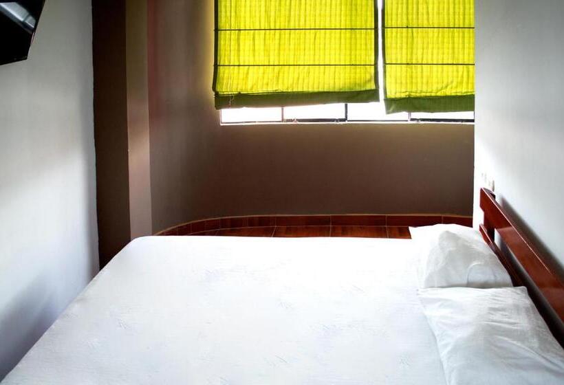 هاستل Hostal Los Angeles