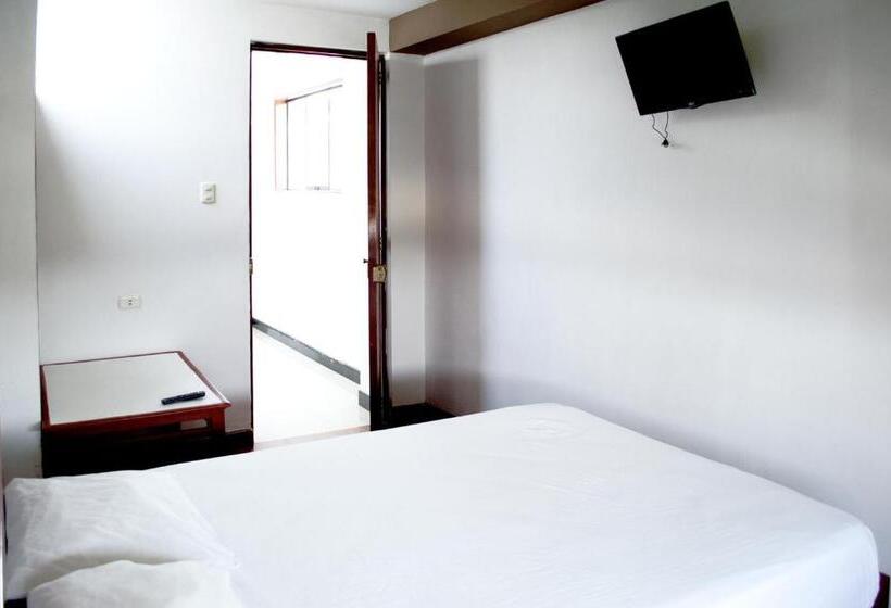 هاستل Hostal Los Angeles