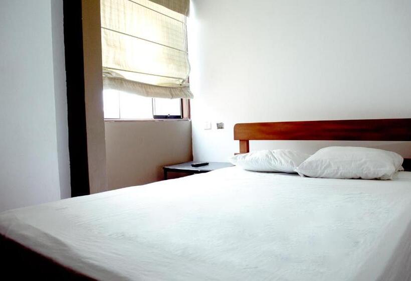 هاستل Hostal Los Angeles