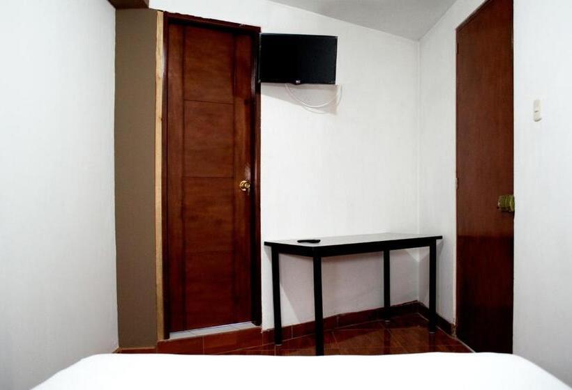 هاستل Hostal Los Angeles