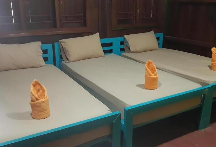 Общежитие Sompong Sunset View Guest House