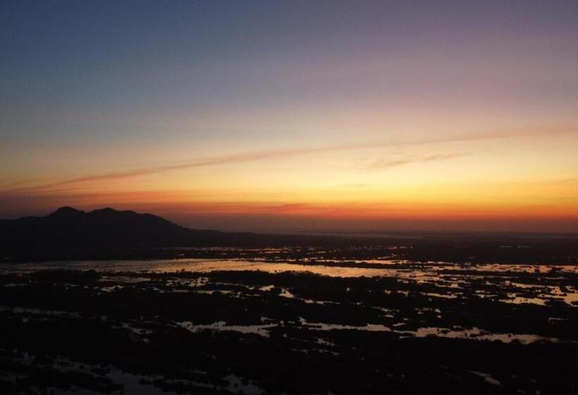 Общежитие Sompong Sunset View Guest House