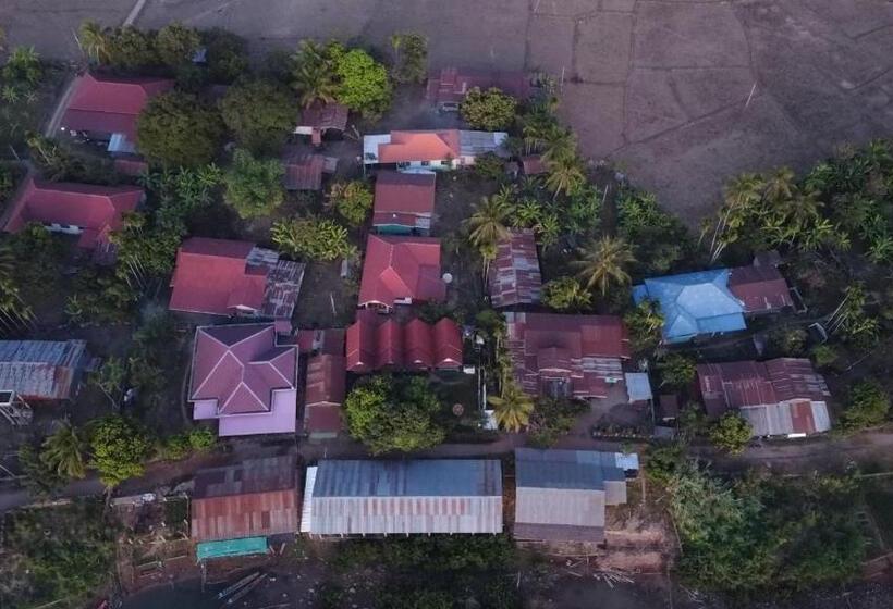 Общежитие Sompong Sunset View Guest House