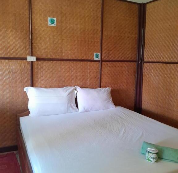 Общежитие Sompong Sunset View Guest House