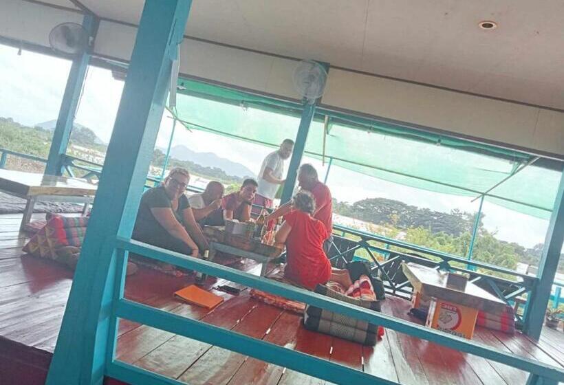 Общежитие Sompong Sunset View Guest House