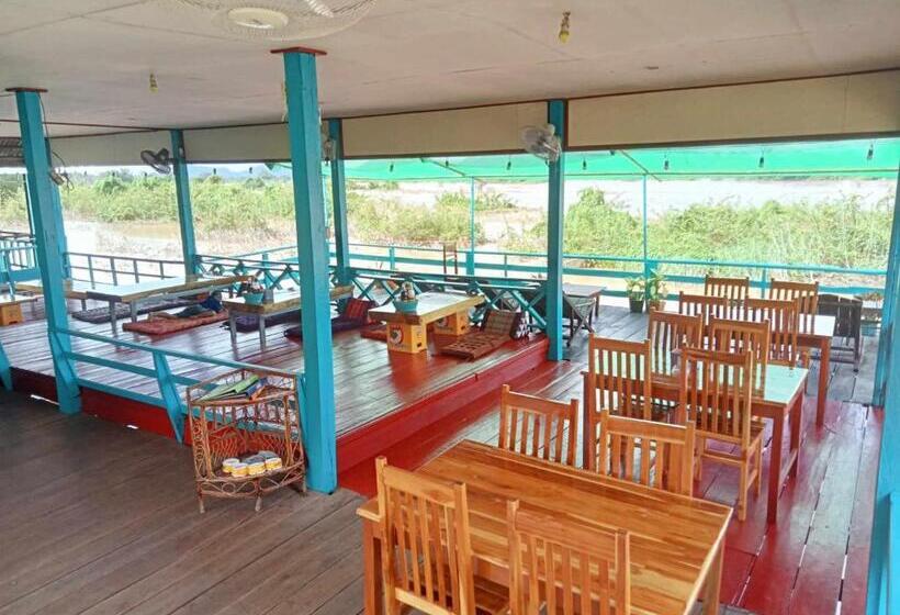 Общежитие Sompong Sunset View Guest House