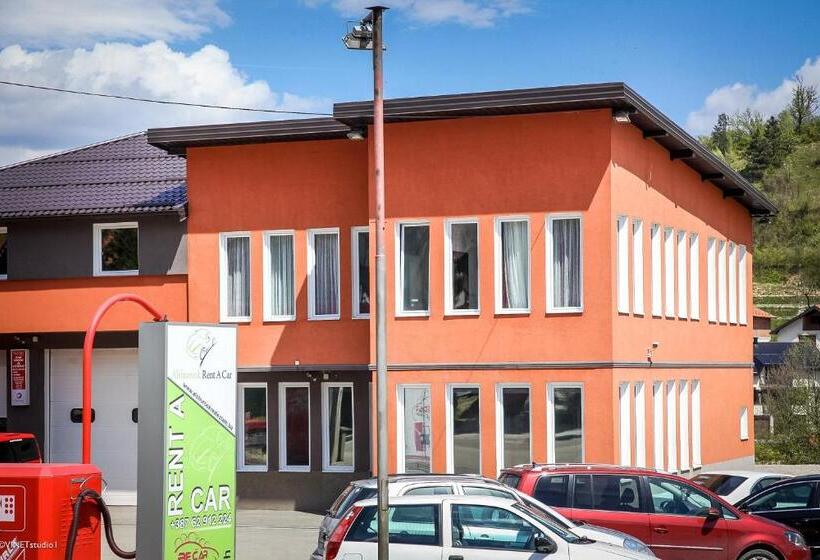 تختخواب و صبحانه Becar Pyramid Rooms