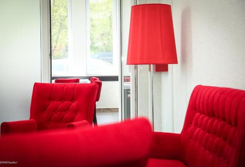 تختخواب و صبحانه Becar Pyramid Rooms