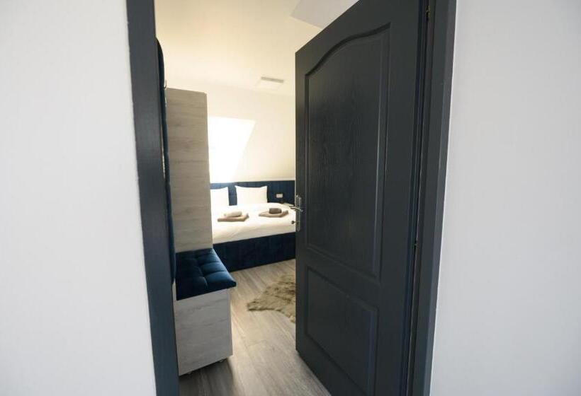 ベッドアンドブレックファースト Pensiunea Lor