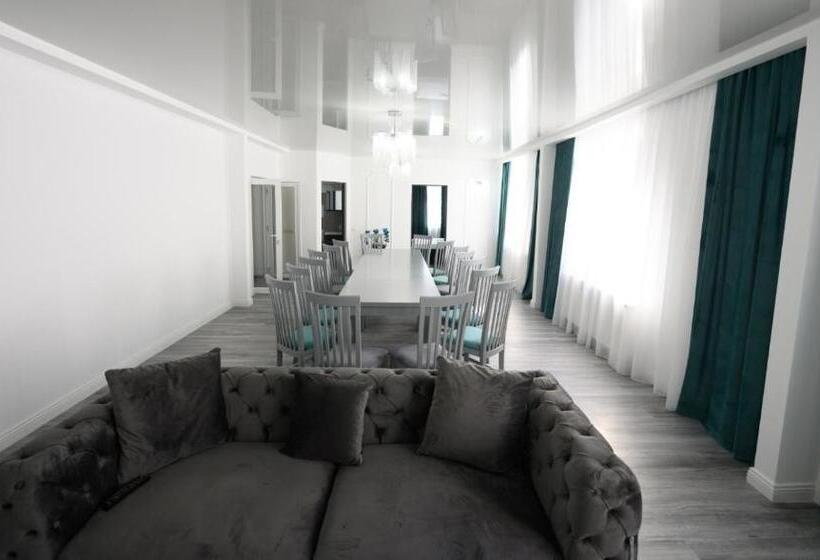 ベッドアンドブレックファースト Pensiunea Lor