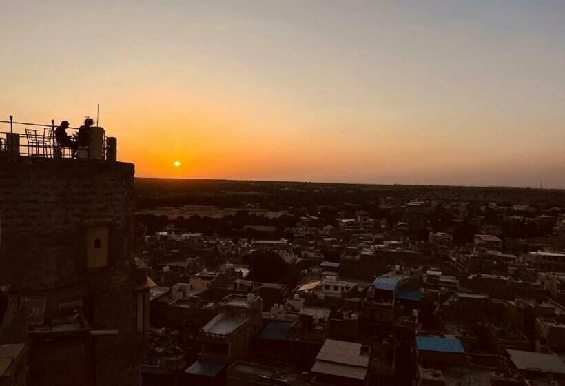 تختخواب و صبحانه Shiva Haveli