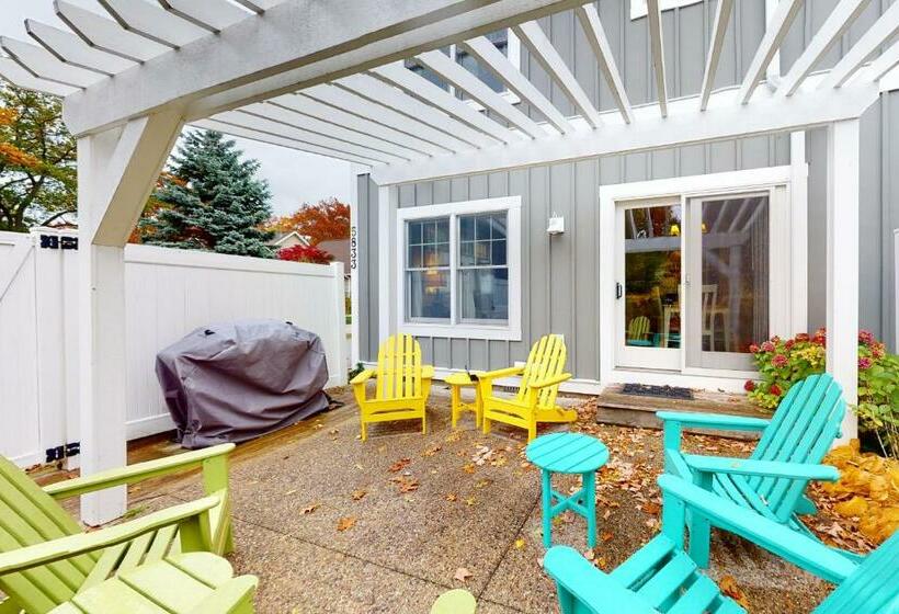 فندق Lake Street Retreat