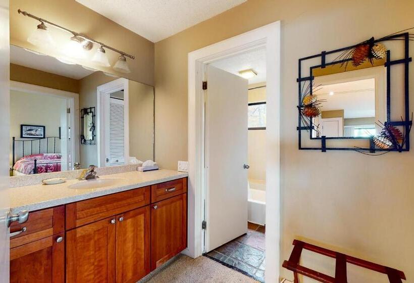 فندق Loggers Run 35 36