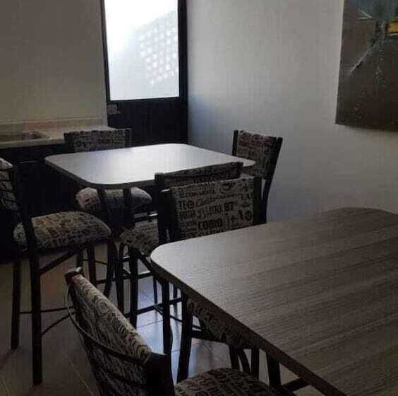 Отель Marev Irapuato By Smartlabs