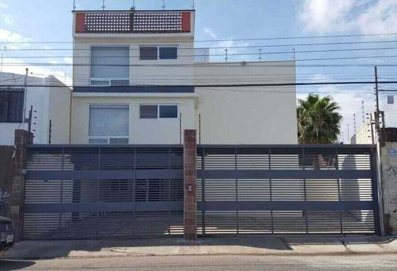 Отель Marev Irapuato By Smartlabs