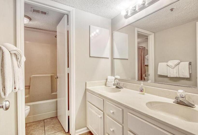 هتل Meridian Plaza 308