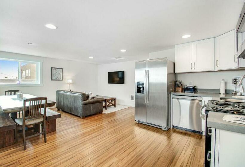 בית מלון כפרי Pacific Blue