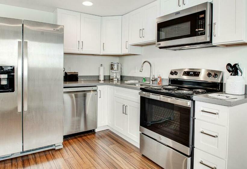 בית מלון כפרי Pacific Blue