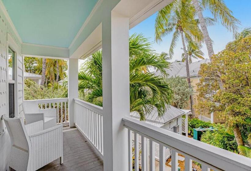 Отель Porter Paradise