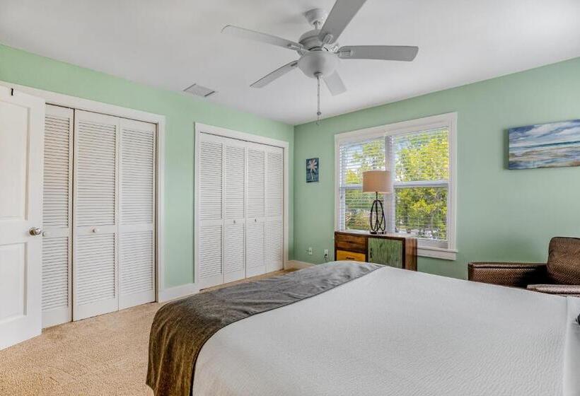 Отель Porter Paradise