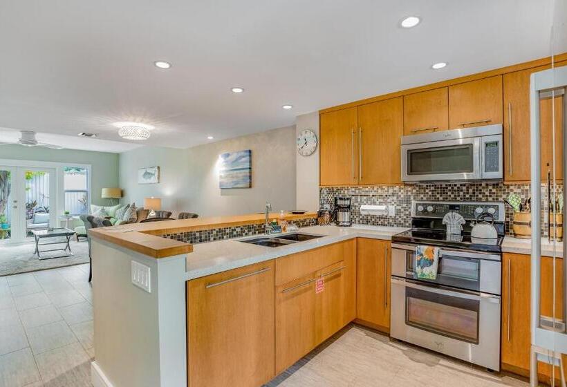 Отель Porter Paradise