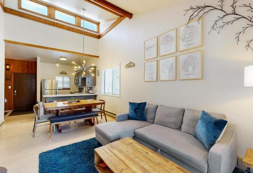 Отель Rustic Relaxation In Winter Park