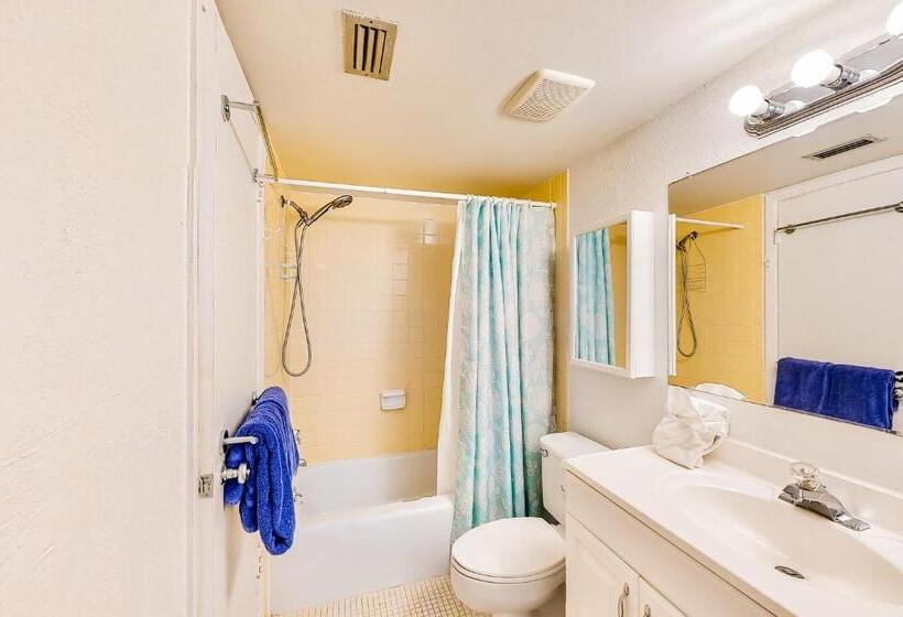 فندق Salty Mermaid