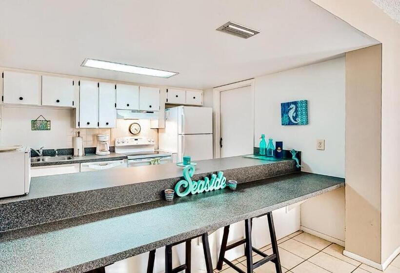 فندق Salty Mermaid