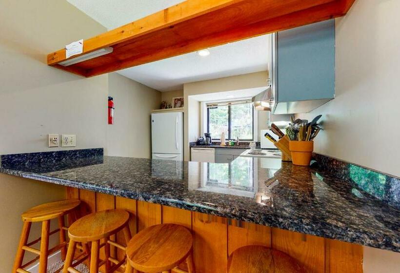 فندق The Mountain Escape