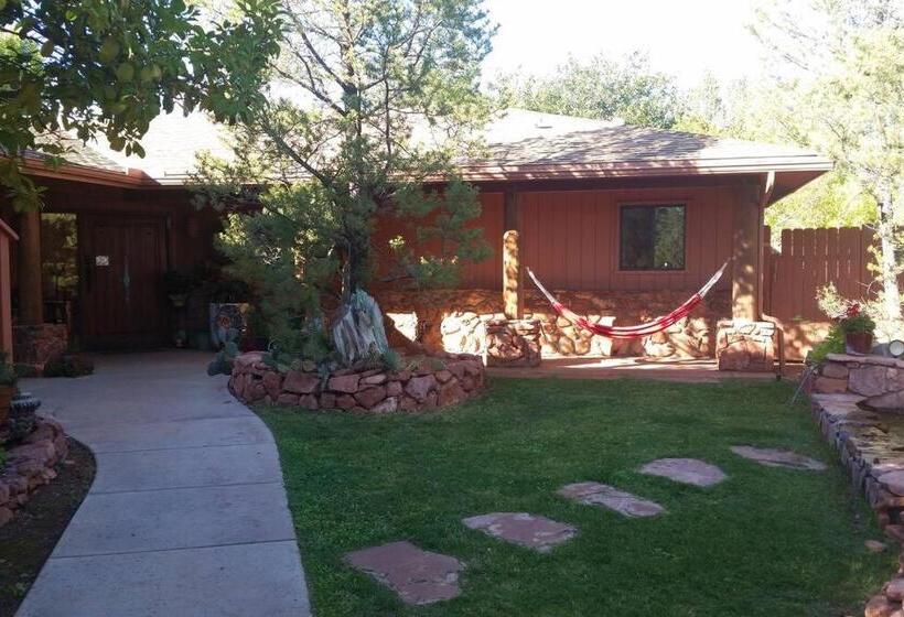 هتل The Mountain Lion   Horses Sedona S Most Loved