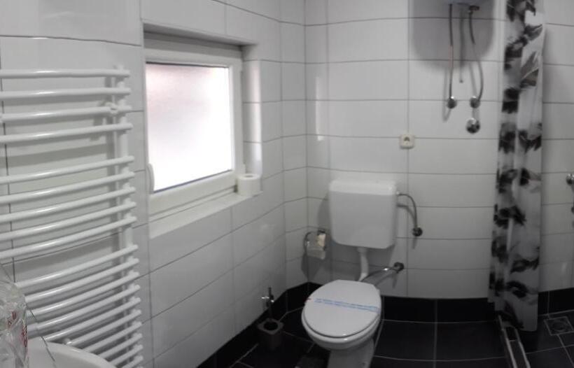 پانسیون Apartments&rooms Mido