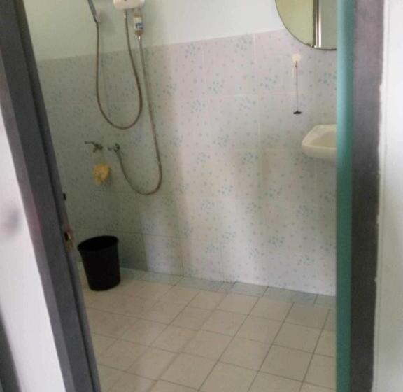 بنسيون Chalisa Bukit House Lanta